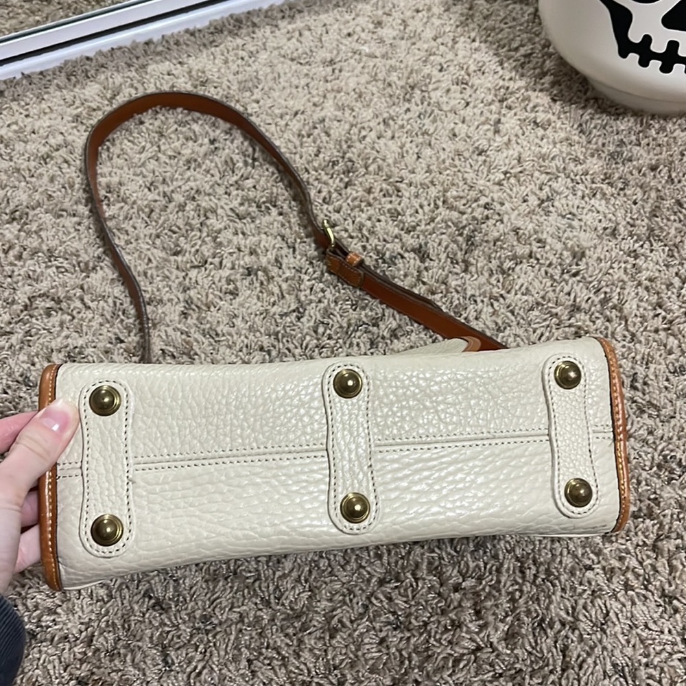 (SOLD) Vintage Dooney & Bourke Crossbody - Picture 4 of 11